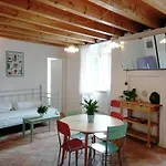 La Piazzetta 2 Apartment