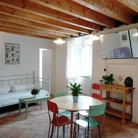 La Piazzetta 2 Apartment